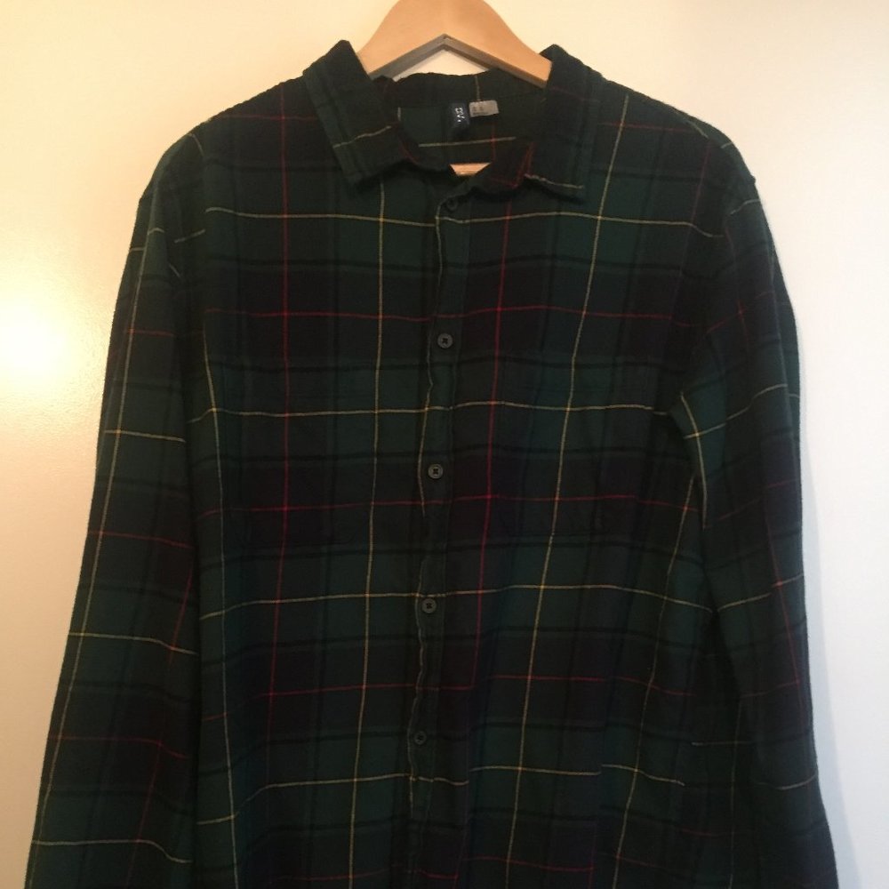 Divided (H&M) Green plaid long sleeve button up XL
